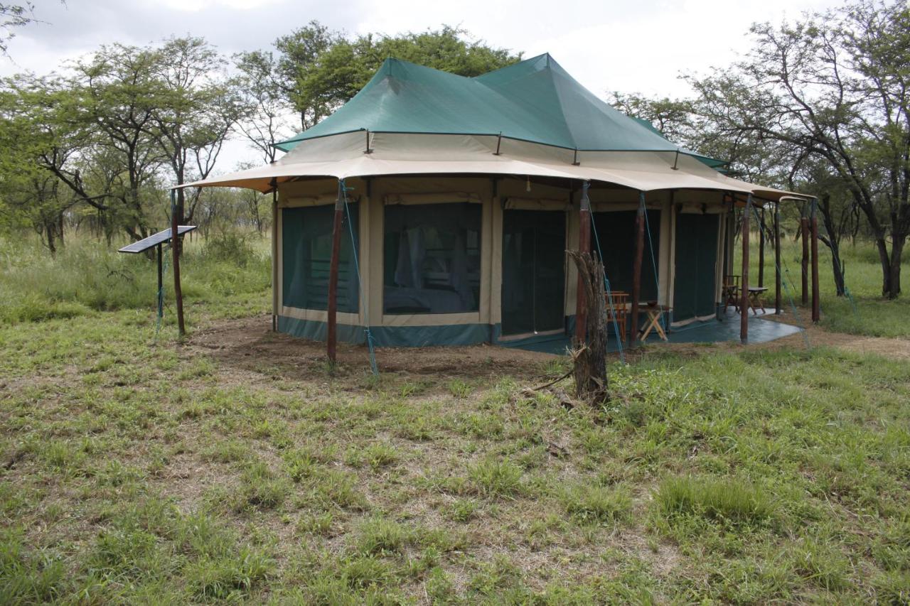 Osero Serengeti Luxury Tented Camp Hotell Banagi Exteriör bild