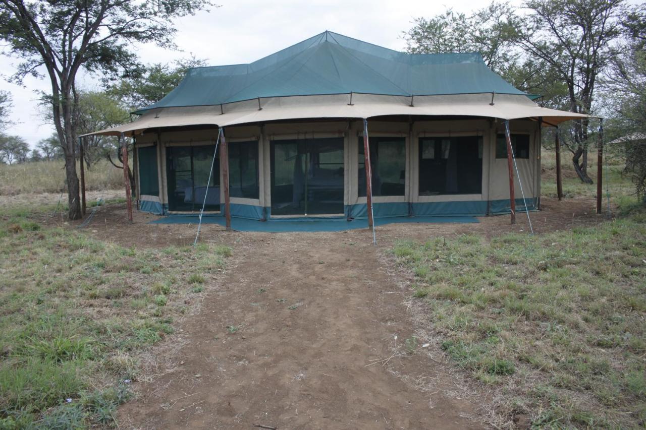 Osero Serengeti Luxury Tented Camp Banagi Exteriör bild