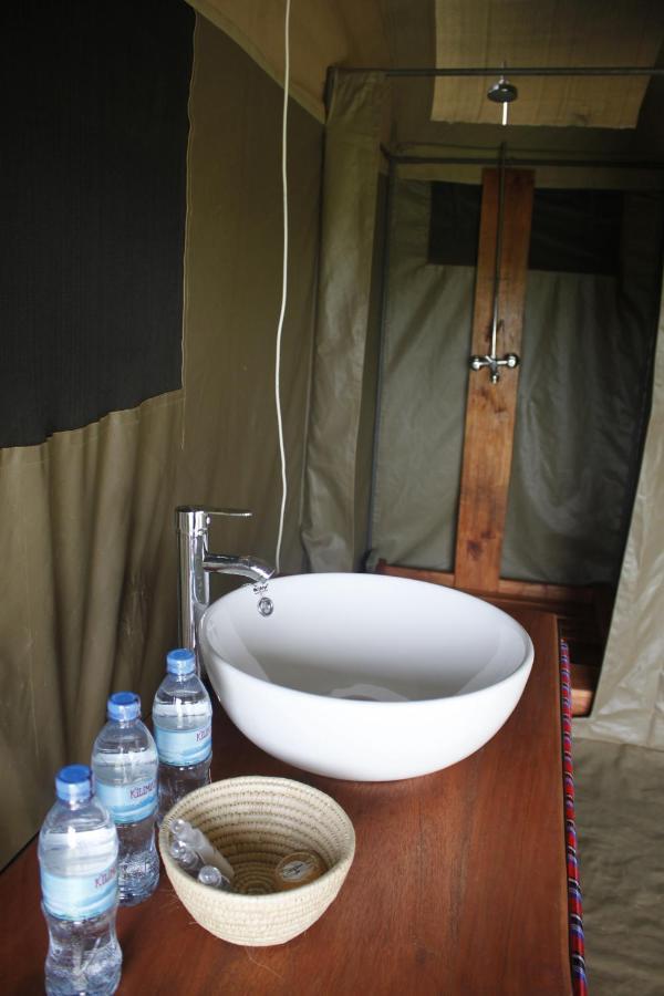 Osero Serengeti Luxury Tented Camp Banagi Exteriör bild